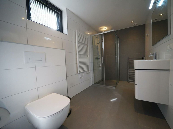 Others 3, Waterside Chalet Escape Near Kampen, Dronten