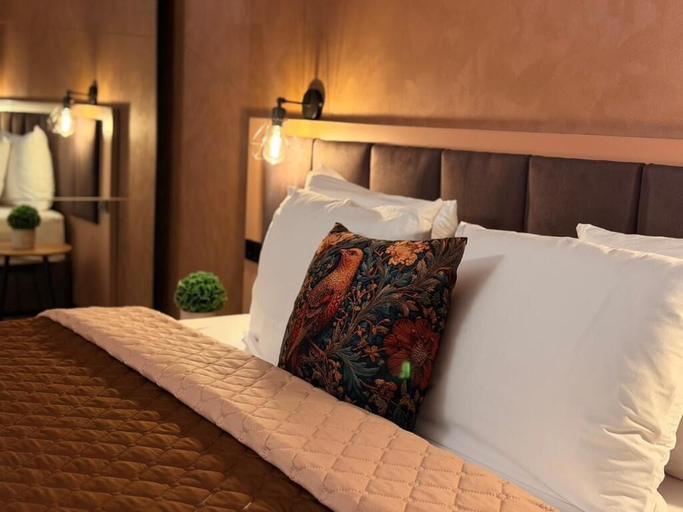Room 3, Hotel NIRA, Stolichna