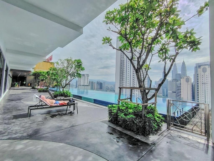Pool 5, KL Majestic VIP Studio Massage Chair 26-1a Klcc View, Kuala Lumpur