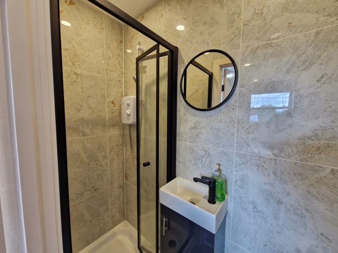 Bathroom 5, Studio - Central - Wifi - Sleeps 2, London