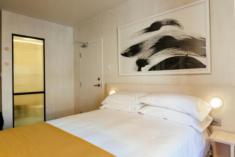 Room 3, Dundas Ode House, Toronto