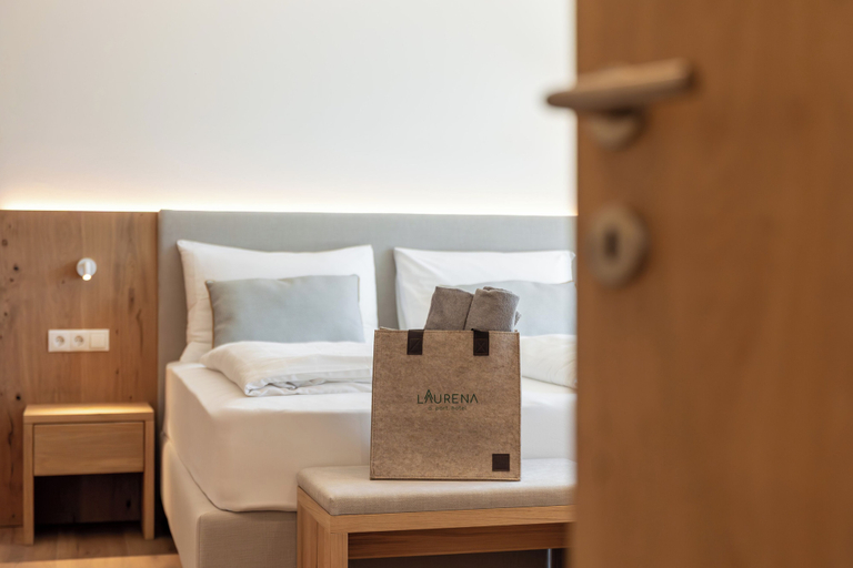 Bedroom 4, Aparthotel Laurena, Bolzano