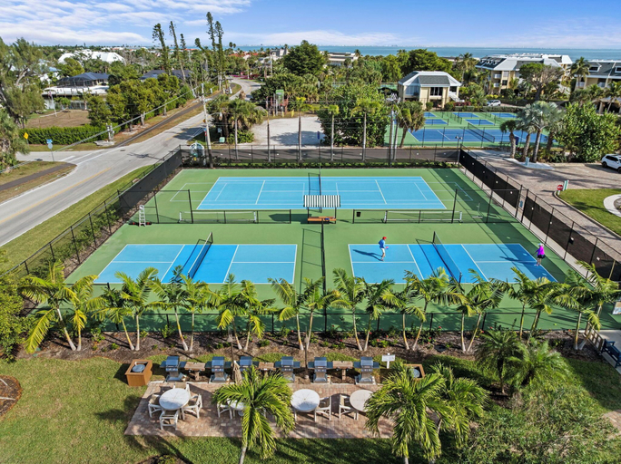 Room 5, Loggerhead Cay 584 Side Water Pool Views, Lee