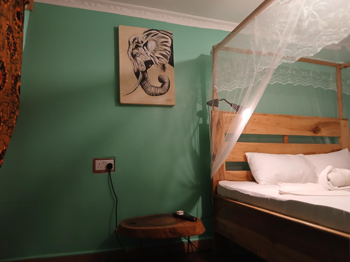 Bedroom 3, Patience Airport cottages, Siha