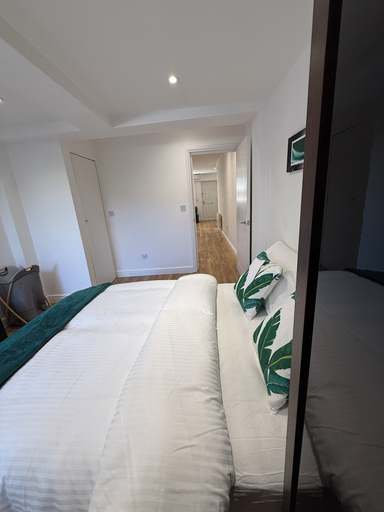 Room 2, City Deluxe, London