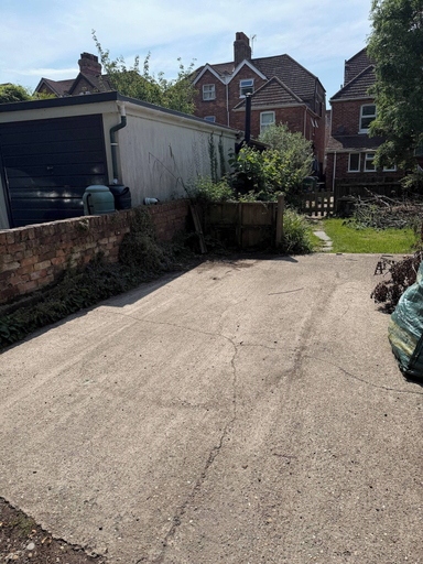 Property grounds, 2 Bed Folkestone Flat, Town, Rail, Channel Tunnel, Kent