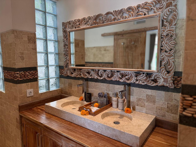 Bathroom 2, Suara Jiwa Luxury Villas with Private Pool, Gianyar