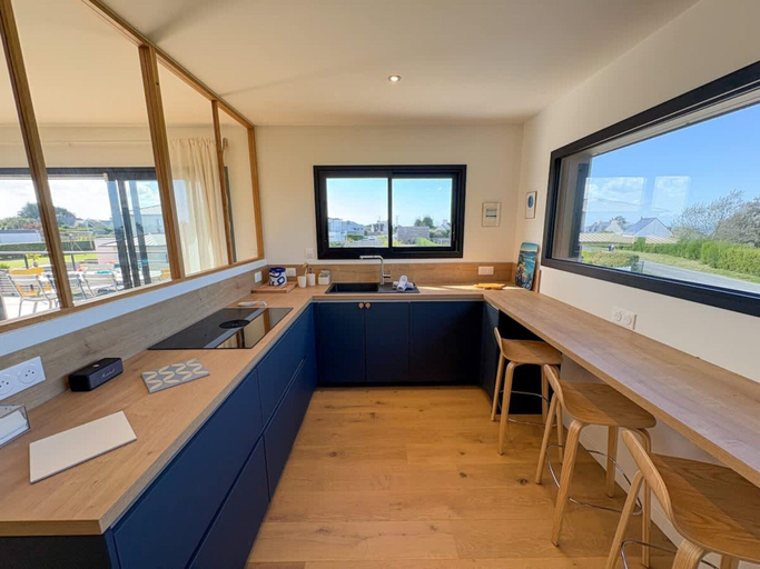 Private kitchen 5, Modern Coastal Home With Scenic Terrace Views, Finistère