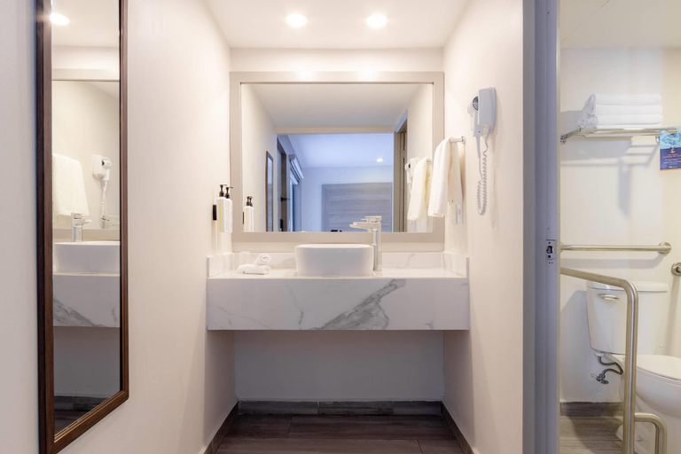 Bathroom 4, Comfort Inn Hermosillo Pitic, Hermosillo