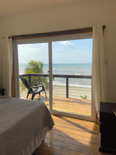 Room 4, Ocean Breeze Villas, Jutiapa