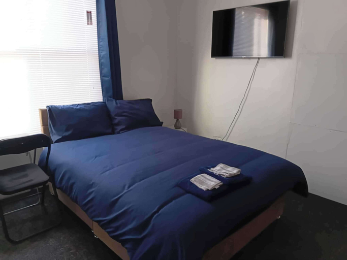 Room 4, Sleeps 2 - Parking - Wifi, Sandwell