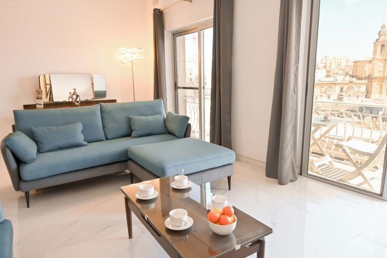 Living area 4, Yacht Marina View - Modern 3 Bdrs Apart M