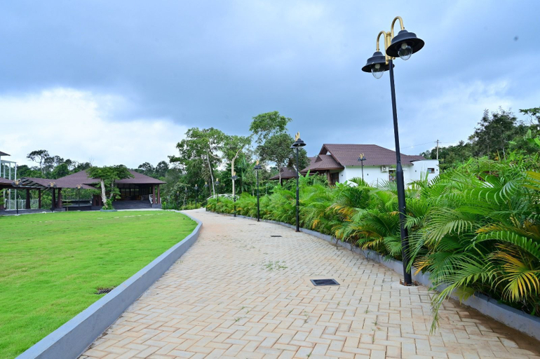 Property grounds 5, SHESHAVANA HERITAGE RESORT, Chikmagalur