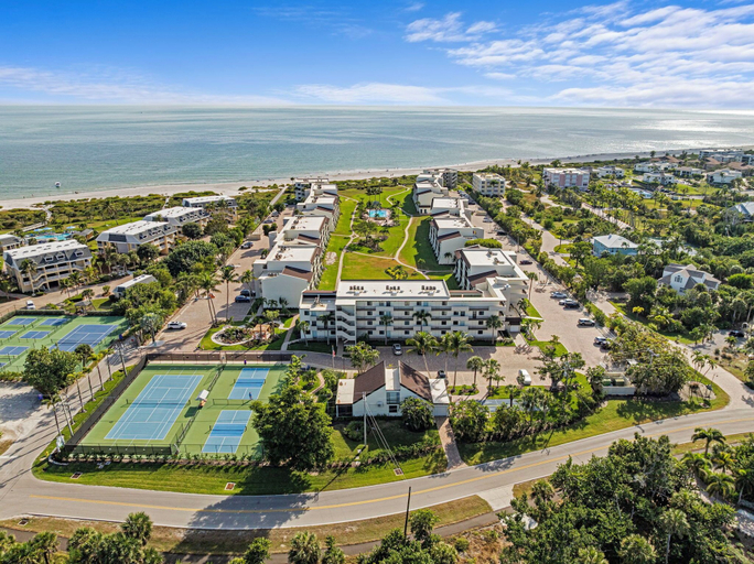 Room 3, Loggerhead Cay 584 Side Water Pool Views, Lee
