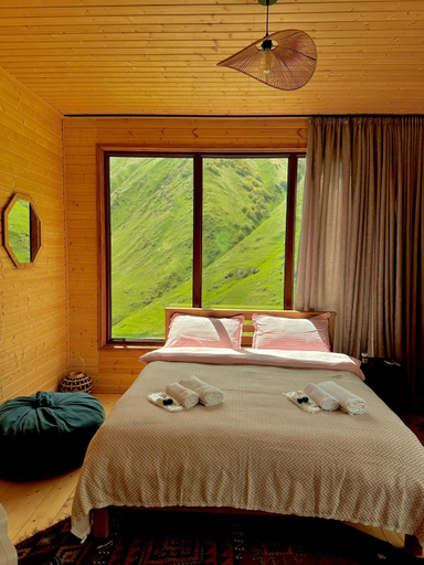 Bedroom 2, Rakursi, Kazbegi