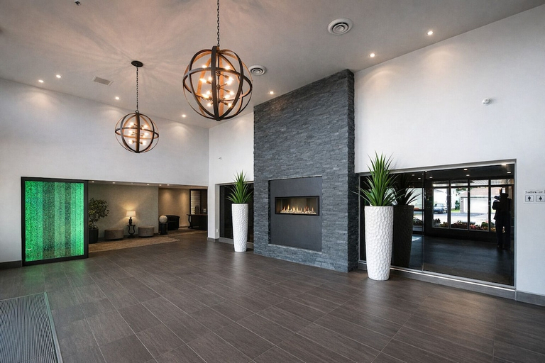 Public Area, Hôtel de la Rive, Le Bas-Richelieu