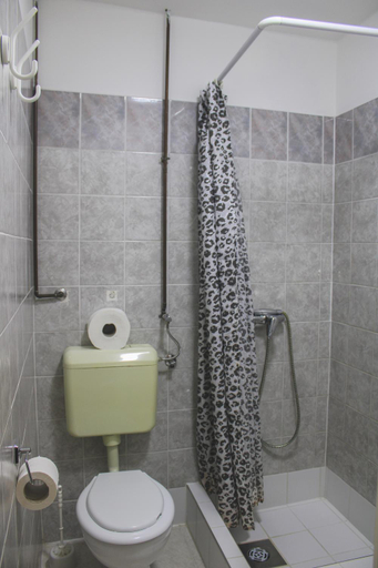 Bathroom 3, Cserki Panzio Balatonfokajar, Balatonalmádi
