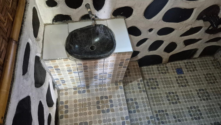 Bathroom 2, Mysha Guest House-Lombok, Lombok