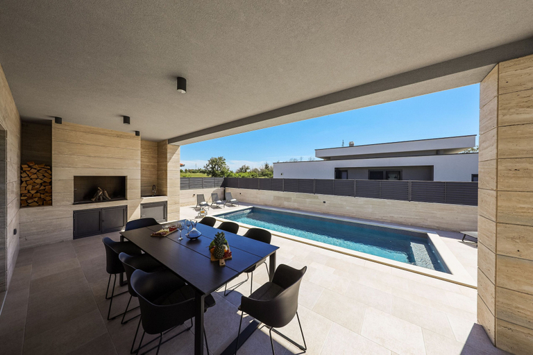 Balcony 2, Villa Anlero, Nin