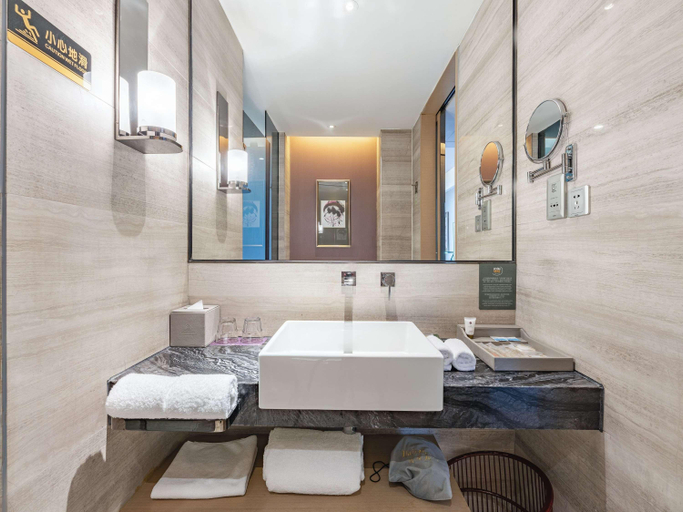 Bathroom 5, Grand Mercure Jinan Sunshine, Jinan