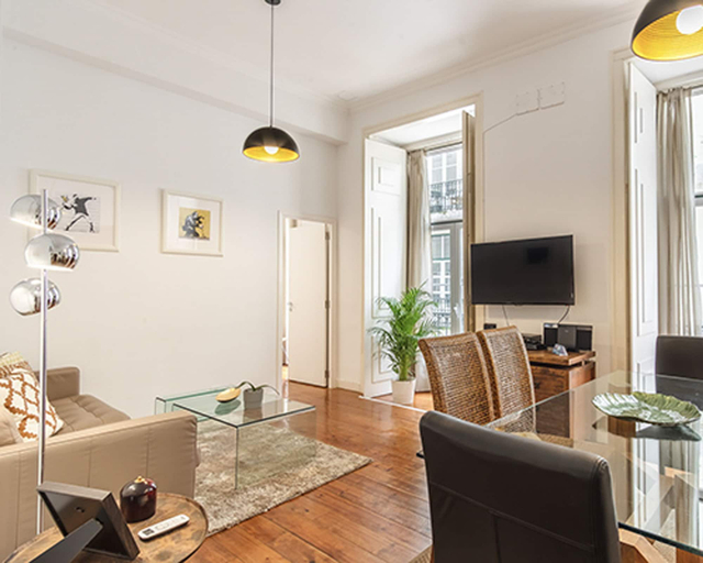 Room 2, CR2 in Lisboa Ciudad, Lisbon