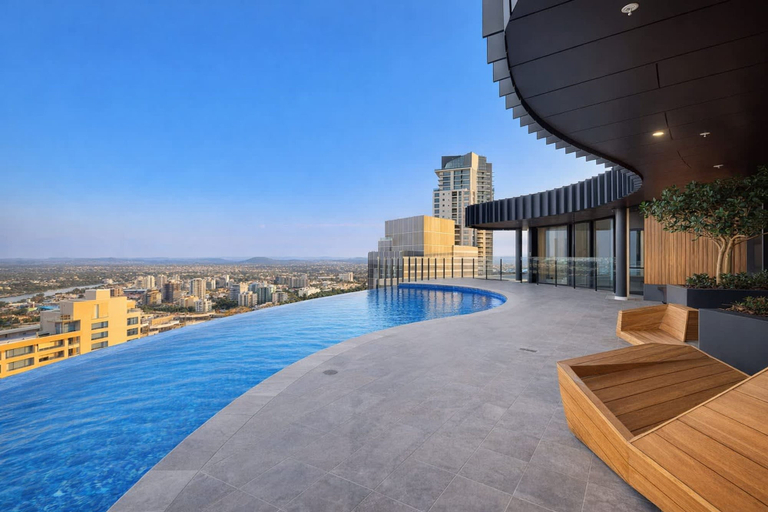 Room 4, Sky-high Haven-rooftop Infinity Pool Parking Wifi, Brisbane