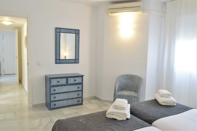 Room 5, Beautiful 2 Bedroom Duplex F-4, Málaga