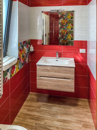 Bathroom 2, Villa Ciccio, Salerno