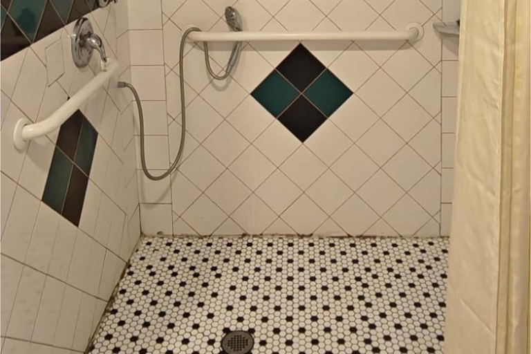 Bathroom 2, Del Playa Inn Oxnard Near Camarillo, Ventura