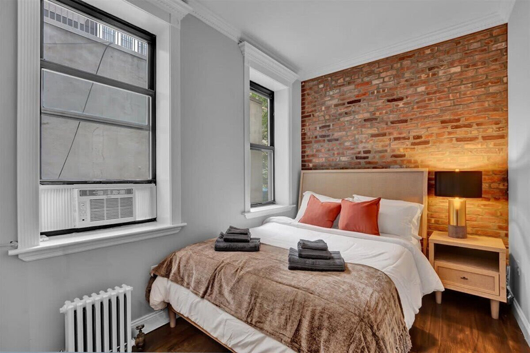 Room 4, NYC Apartment 346-C, New York
