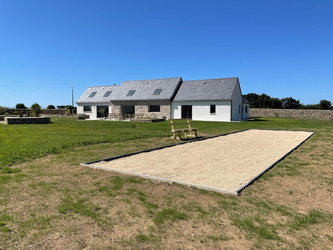 Exterior 4, Ploudalmezeau House With Heated Pool, Finistère