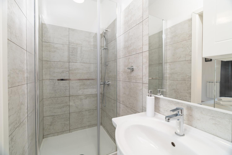 Bathroom 2, Apartmani Olga, Bibinje