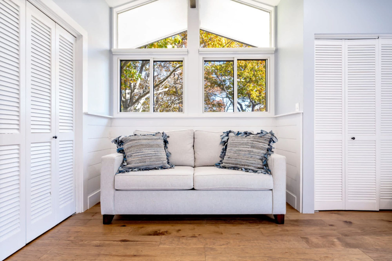 Living area 3, Near Beach - Shopping - Tesla Charger - Large Deck, York