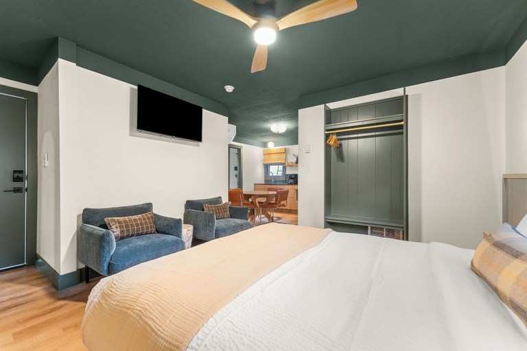 Room 2, The Drift Resort, Taney