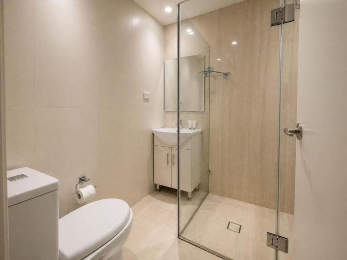 Bathroom 2, ProHouse - Sydney Airport Wolli Creek, Sydney