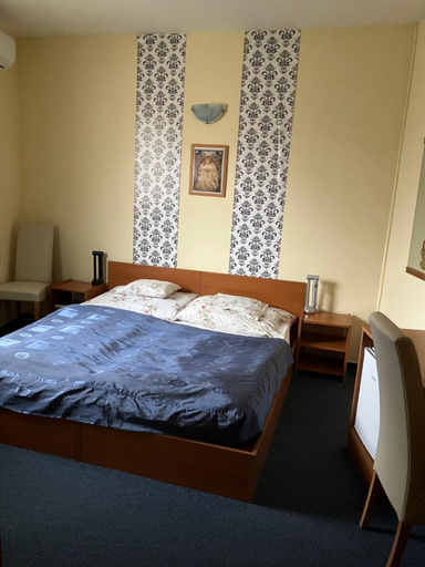 Bedroom, Timarhaz Panzio, Szeged