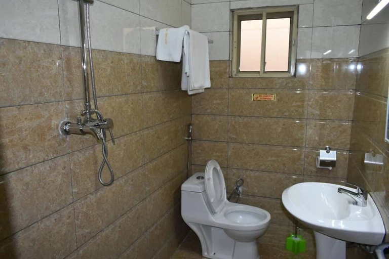 Bathroom, Mata Garden Hotel, Badagary