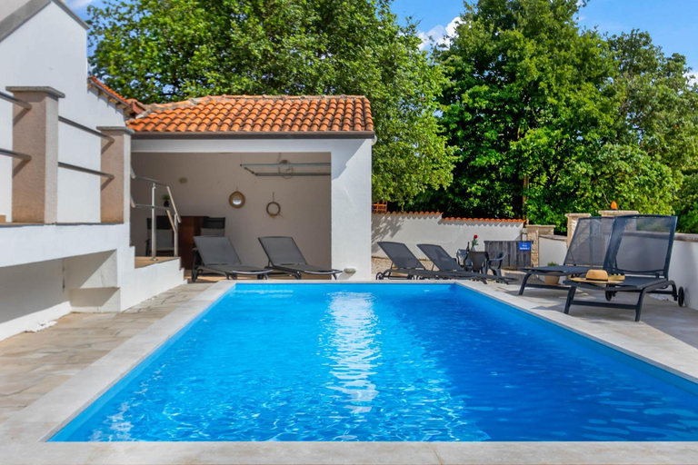Sport & Beauty 2, House Monique with pool, Poreč