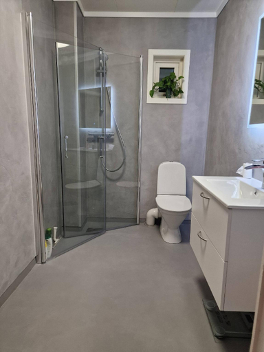 Bathroom, Charming house, 8 beds, possibility to rent a boat, Os