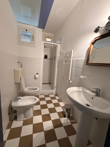 Bathroom 3, La Manna di Zabbra, Palermo
