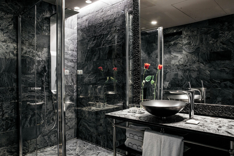 Bathroom 5, Arai Aparthotel, Barcelona