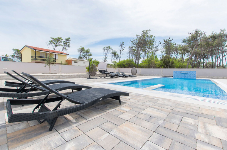 Pool 3, Seaside Oasis on Island Vir With Private Pool and Ocean Views, Vir