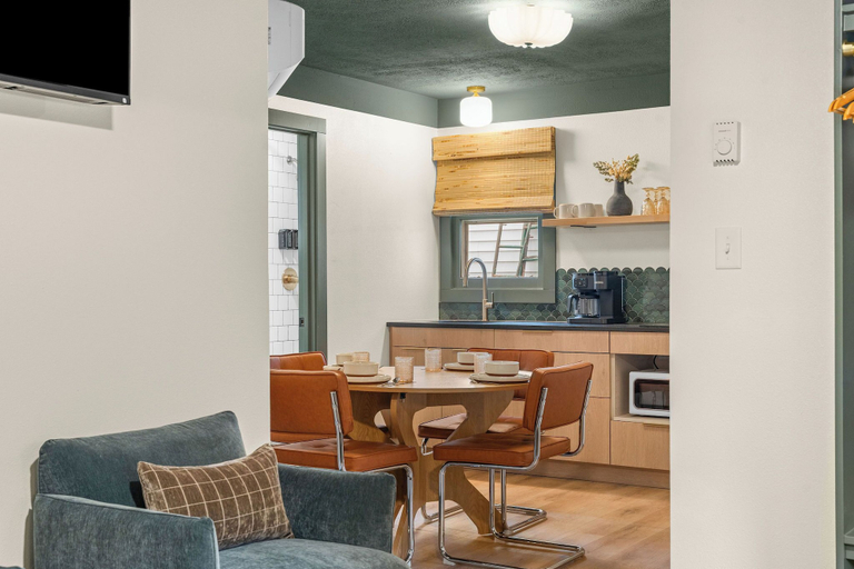 Dining 3, The Drift Resort, Taney