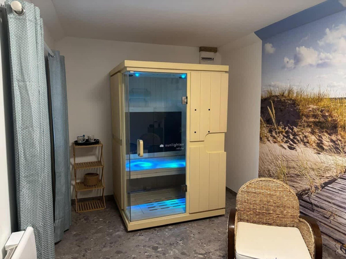 Sauna, Bretagne Family Cottage for 8 Guests, Finistère