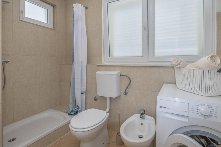 Bathroom 3, Beach Apartments "Bili Cvitak", Dugi Rat