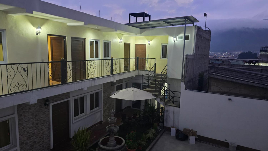 Others 5, Villa Alissa, Quetzaltenango