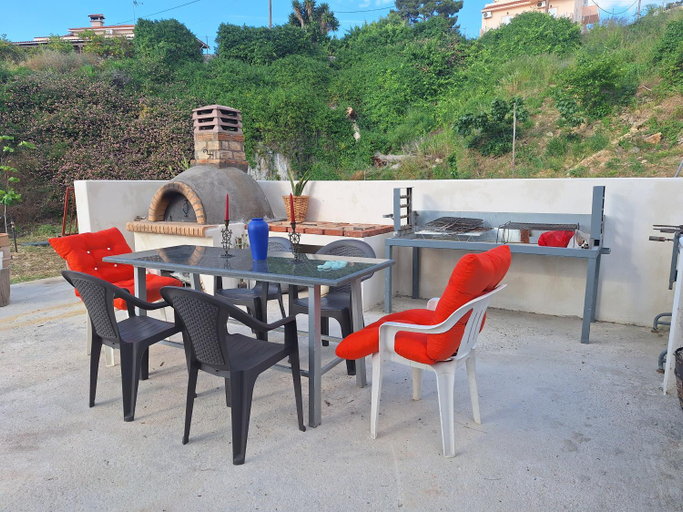Food & Drinks, LASSI Apartment 1, Ionian Islands