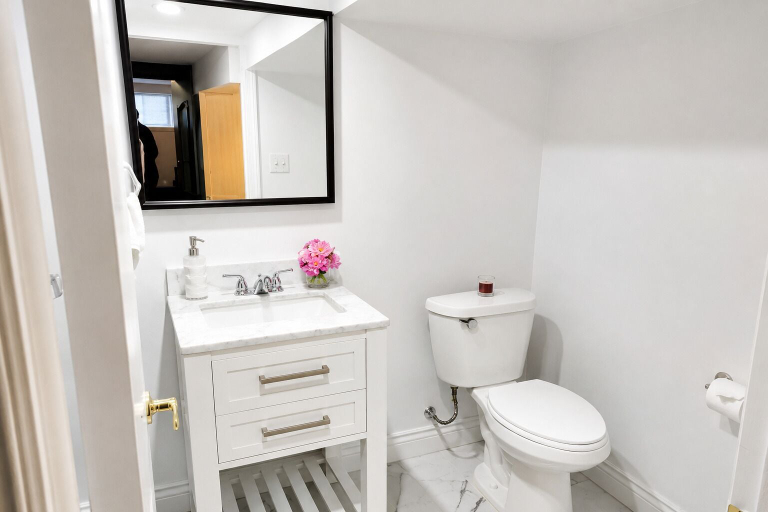Bathroom, Lakeshore Prime Stay, Toronto