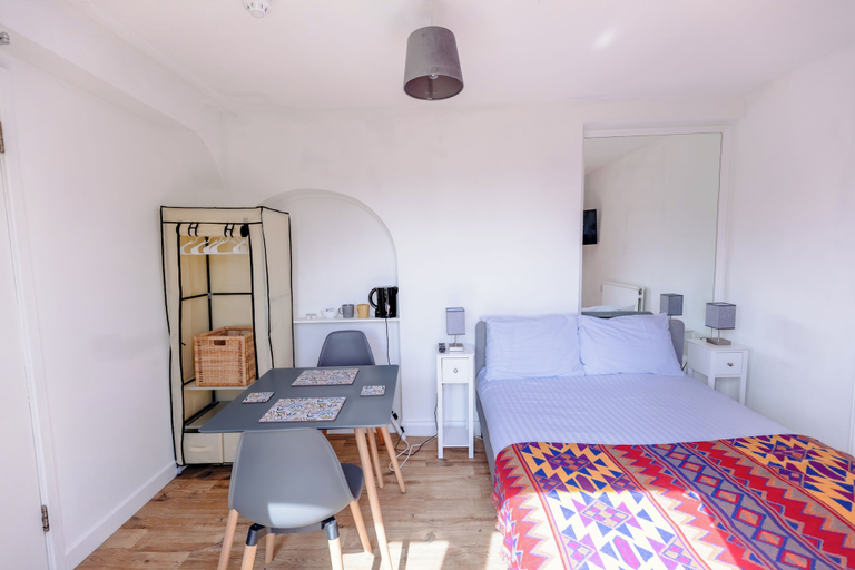 Room 3, Glastonbury- Tor View- Accommodation, Somerset