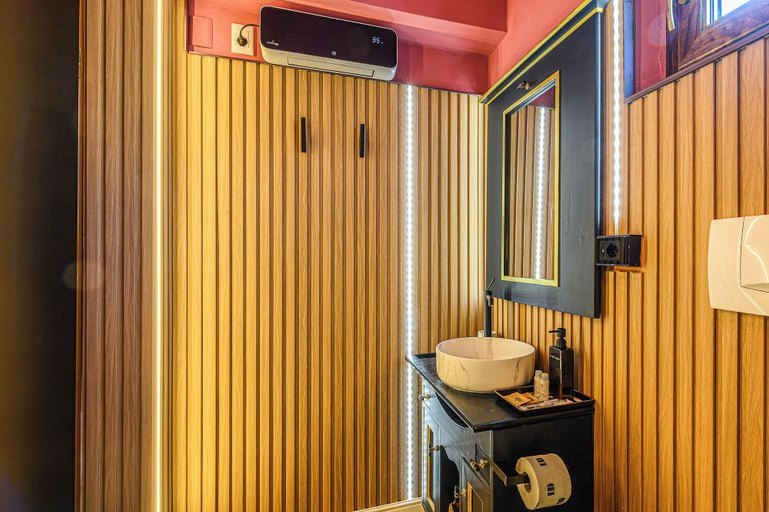 Bathroom 5, Secret Rooftop Suite – Tor Vergata Metro, Roma